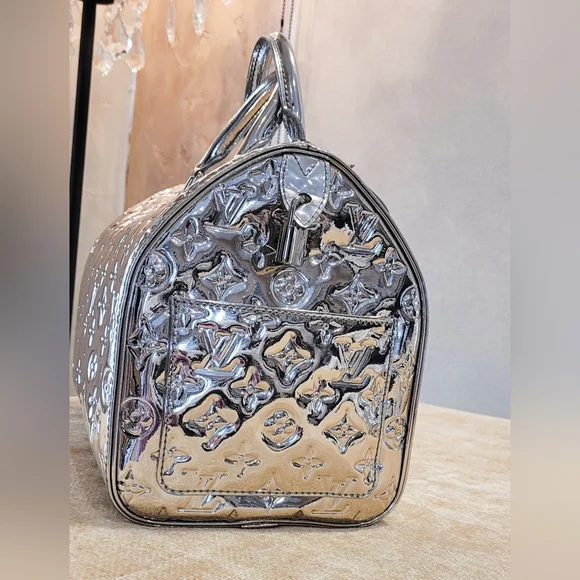 Louis Vuitton Limited Edition Silver Metallic Monogram Miroir Speedy 35 Bag. - Picture 4 of 16